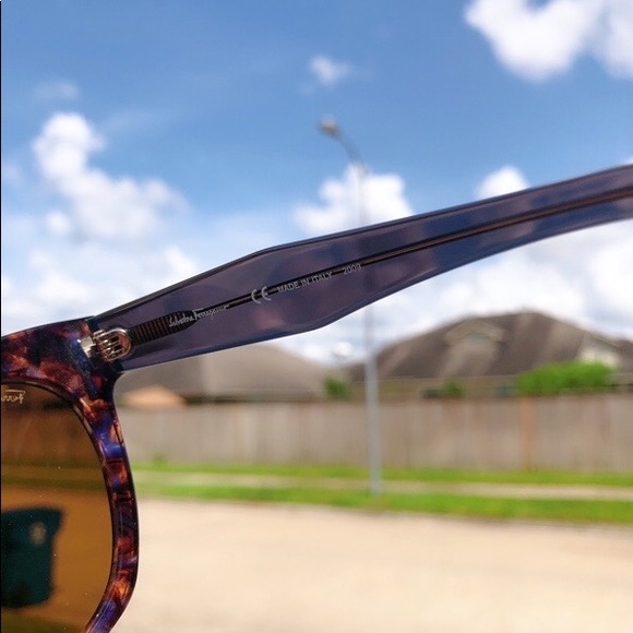 100% authentic Salvatore Ferragamo sunglasses - Picture 5 of 11